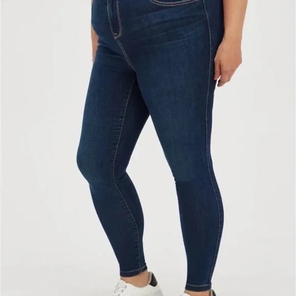 torrid Denim - Torrid Super Skinny Midfit Jeans Super Soft Dark Wash